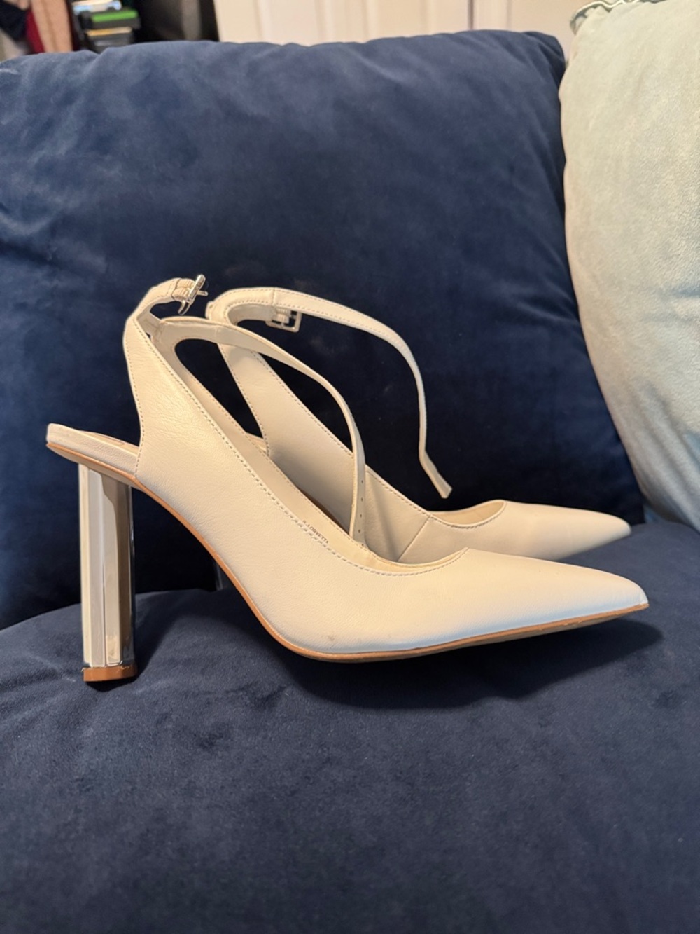 Jennifer Lopez Ivory Pointed Slingback Heels with mirror Block Heel